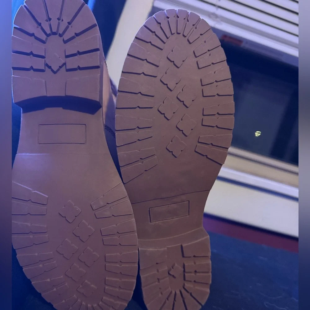 Tan Women's Lace-Up Work Boots With Plaid Ankle Cutt - Picture 9 of 10